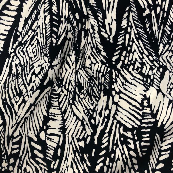 Forever 21 Navy Blue Abstract Print Shorts - Size Small - Picture 7 of 9